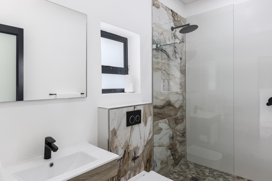 4 Bedroom Property for Sale in Helderrand Western Cape